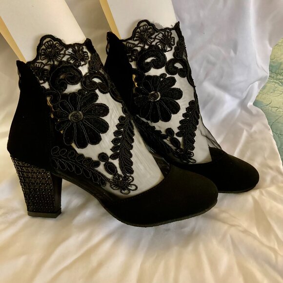 New, Unworn, SZ 7.5, BLACK Suedette & Appliqued Lace Booties - Picture 2 of 7